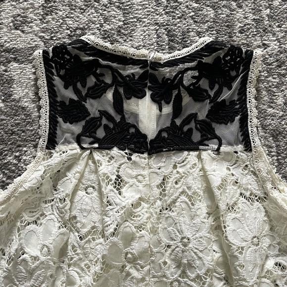 Gorgeous unworn Romeo + Juliet couture top - Picture 7 of 7